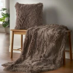 Catherine Lansfield Cuddly Deep Pile Throw 20 Catherine Lansfield Cuddly Deep Pile Throw -Catherine Lansfield 30353954 alt02