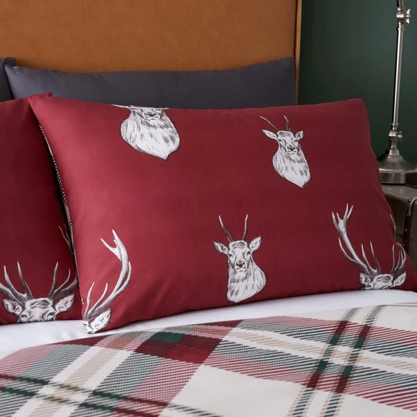 Catherine Lansfield Munro Stag Reversible Duvet Cover And Pillowcase Set 2 Catherine Lansfield Munro Stag Reversible Duvet Cover And Pillowcase Set - Image 2