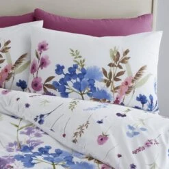 Catherine Lansfield Countryside Floral Reversible Duvet Cover & Pillowcase Set 17 Catherine Lansfield Countryside Floral Reversible Duvet Cover & Pillowcase Set -Catherine Lansfield 30867153 alt01