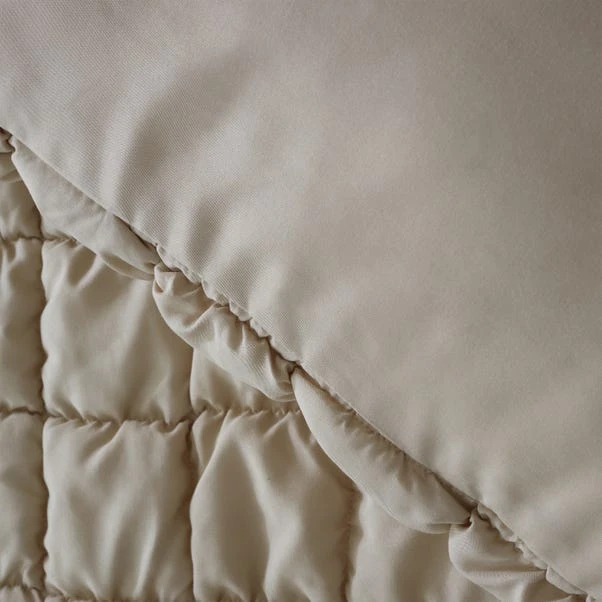 Catherine Lansfield Puffer 3.5 Tog Duvet Cover & Pillowcase Set 4 Catherine Lansfield Puffer 3.5 Tog Duvet Cover & Pillowcase Set - Image 4