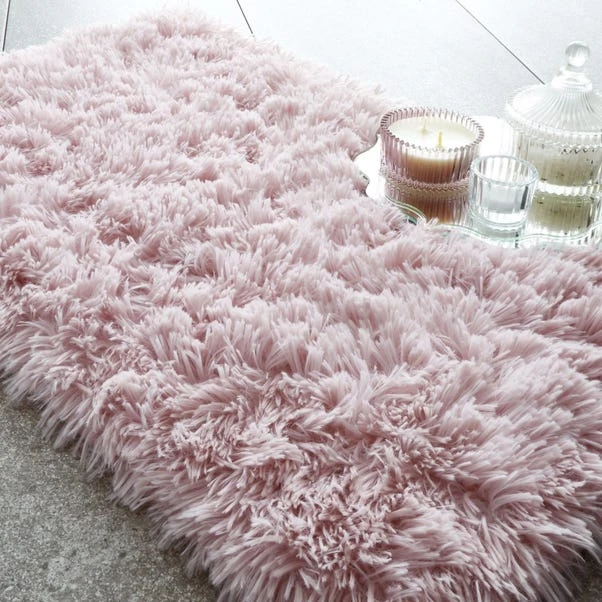 Catherine Lansfield Cuddly Faux Fur Bath Mat 4 Catherine Lansfield Cuddly Faux Fur Bath Mat - Image 4