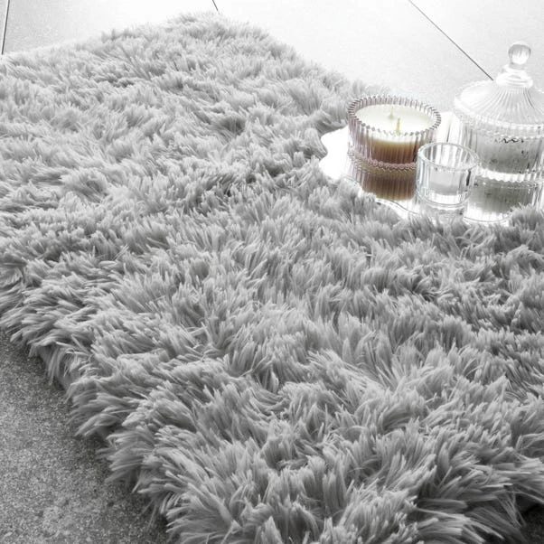 Catherine Lansfield Cuddly Faux Fur Bath Mat 1 Catherine Lansfield Cuddly Faux Fur Bath Mat