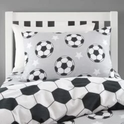 Catherine Lansfield Football Stars Brushed Cotton Duvet Cover And Pillowcase Set 25 Catherine Lansfield Football Stars Brushed Cotton Duvet Cover And Pillowcase Set -Catherine Lansfield 30932006 alt01