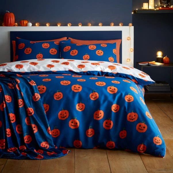Catherine Lansfield Halloween Pumpkins Throw 130cm X 170cm 2 Catherine Lansfield Halloween Pumpkins Throw 130cm X 170cm - Image 2