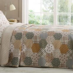 Catherine Lansfield 17 Catherine Lansfield Floral Patchwork Bedspread