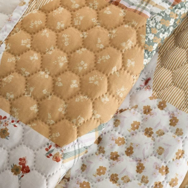 Catherine Lansfield Floral Patchwork Bedspread 3 Catherine Lansfield Floral Patchwork Bedspread - Image 3
