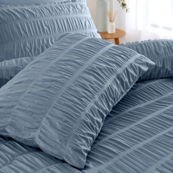 Catherine Lansfield Seersucker Duvet Cover And Pillowcase Set 2 Catherine Lansfield Seersucker Duvet Cover And Pillowcase Set - Image 2