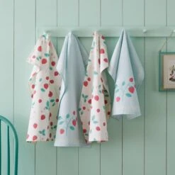 Catherine Lansfield Set Of 4 Strawberry Garden Tea Towels