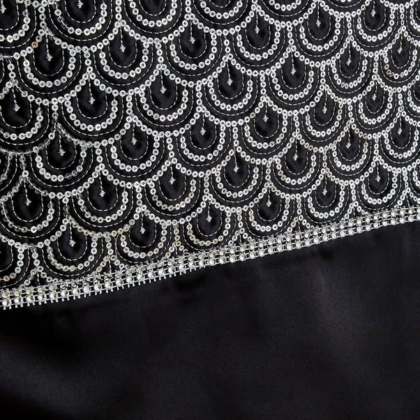 Catherine Lansfield Deco Sequin Table Runner 2 Catherine Lansfield Deco Sequin Table Runner - Image 2