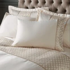 Catherine Lansfield Deco Sequin Duvet Cover And Pillowcase Set 33 Catherine Lansfield Deco Sequin Duvet Cover And Pillowcase Set -Catherine Lansfield 30962895 alt01