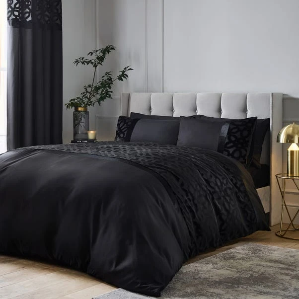 Catherine Lansfield Lattice Cut Velvet Duvet Cover And Pillowcase Set 6 Catherine Lansfield Lattice Cut Velvet Duvet Cover And Pillowcase Set - Image 6