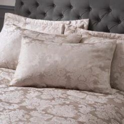 Catherine Lansfield Damask Jacquard Duvet Cover And Pillowcase Set 31 Catherine Lansfield Damask Jacquard Duvet Cover And Pillowcase Set -Catherine Lansfield 30962915 alt01