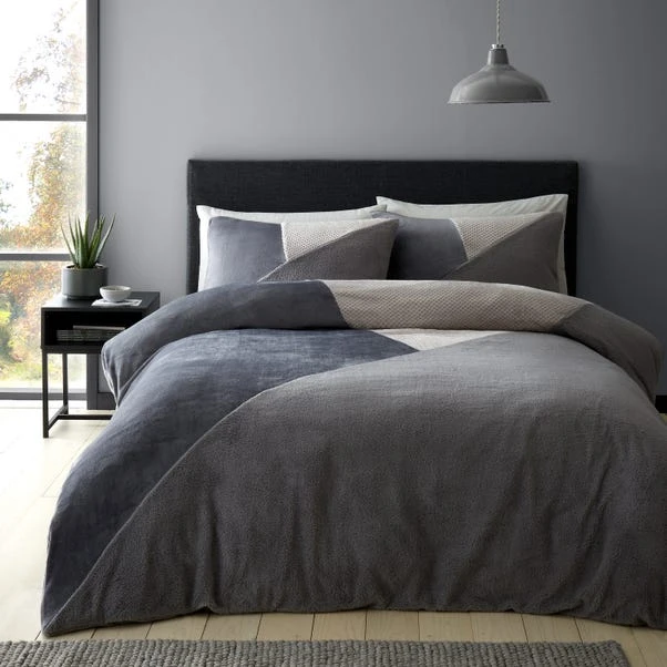 Catherine Lansfield Cosy Larsson Geo Fleece Duvet Cover And Pillowcase Set 16 Catherine Lansfield Cosy Larsson Geo Fleece Duvet Cover And Pillowcase Set - Image 16