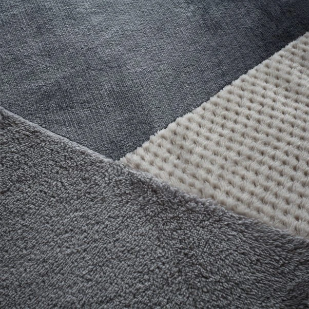 Catherine Lansfield Cosy Larsson Geo Fleece Duvet Cover And Pillowcase Set 18 Catherine Lansfield Cosy Larsson Geo Fleece Duvet Cover And Pillowcase Set - Image 18