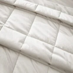 Catherine Lansfield Kingsley Matt Velvet Quilted Bedspread 30 Catherine Lansfield Kingsley Matt Velvet Quilted Bedspread -Catherine Lansfield 30962934 alt04