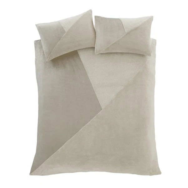 Catherine Lansfield Cosy Larsson Geo Fleece Duvet Cover And Pillowcase Set 9 Catherine Lansfield Cosy Larsson Geo Fleece Duvet Cover And Pillowcase Set - Image 9