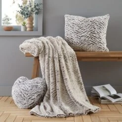 Catherine Lansfield Wolf Square Cushion 10 Catherine Lansfield Wolf Square Cushion -Catherine Lansfield 30969835 alt08