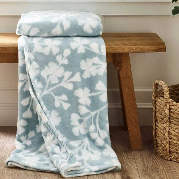 Catherine Lansfield Brooke Floral Fleece Throw 200cm X 240cm 1 Catherine Lansfield Brooke Floral Fleece Throw 200cm X 240cm