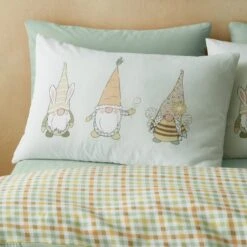 Catherine Lansfield Spring Gnomes Reversible Duvet Cover & Pillowcase Set 22 Catherine Lansfield Spring Gnomes Reversible Duvet Cover & Pillowcase Set -Catherine Lansfield 30982965 alt01