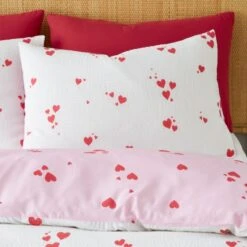 Catherine Lansfield Seersucker Heart Reversible Duvet Cover & Pillowcase Set 22 Catherine Lansfield Seersucker Heart Reversible Duvet Cover & Pillowcase Set -Catherine Lansfield 30983030 alt01