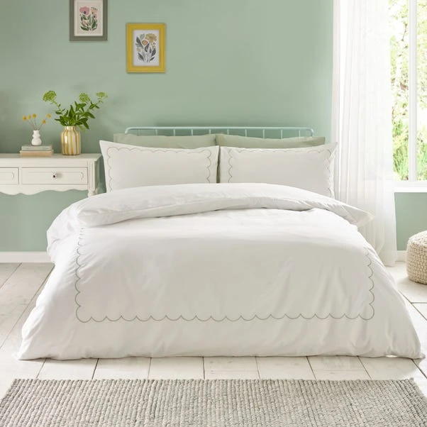 Catherine Lansfield Scallop Border Duvet Cover & Pillowcase Set 17 Catherine Lansfield Scallop Border Duvet Cover & Pillowcase Set - Image 17