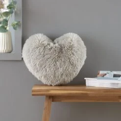 Catherine Lansfield Cuddly Heart Cushion -Catherine Lansfield 30983258
