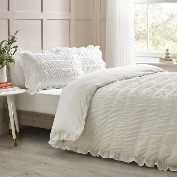 Catherine Lansfield Seersucker Frill Duvet Cover & Pillowcase Set 13 Catherine Lansfield Seersucker Frill Duvet Cover & Pillowcase Set - Image 13