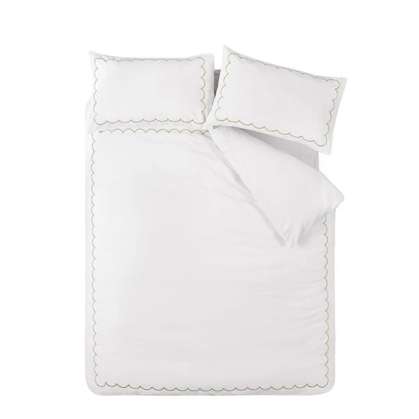 Catherine Lansfield Scallop Border Duvet Cover & Pillowcase Set 4 Catherine Lansfield Scallop Border Duvet Cover & Pillowcase Set - Image 4