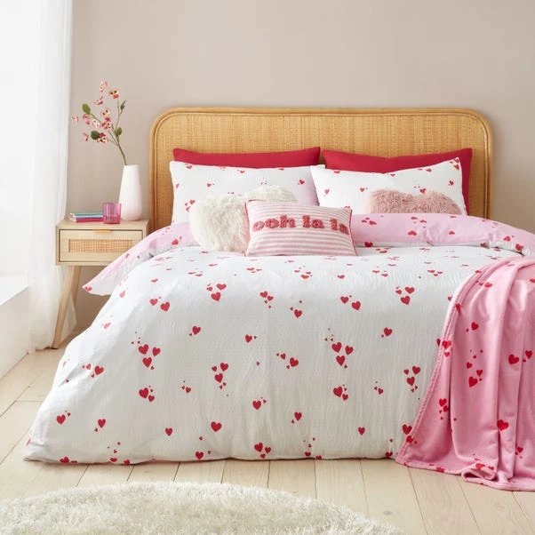 Catherine Lansfield Seersucker Heart Reversible Duvet Cover & Pillowcase Set 1 Catherine Lansfield Seersucker Heart Reversible Duvet Cover & Pillowcase Set